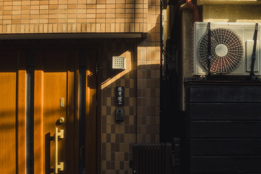 电影《长安的荔枝》发布推行曲《求》 姑苏路演张雪峰今世“牛马”亲子观众齐声称誉